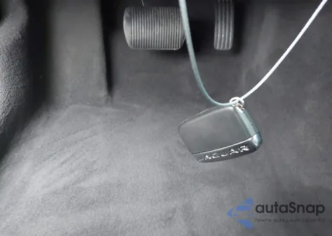 2015 Jaguar Xf 2.0T Premium z USA, uszkodzony, nr VIN SAJWA0FS6FPU86489